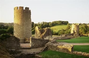 Farleigh Hungerford Castle